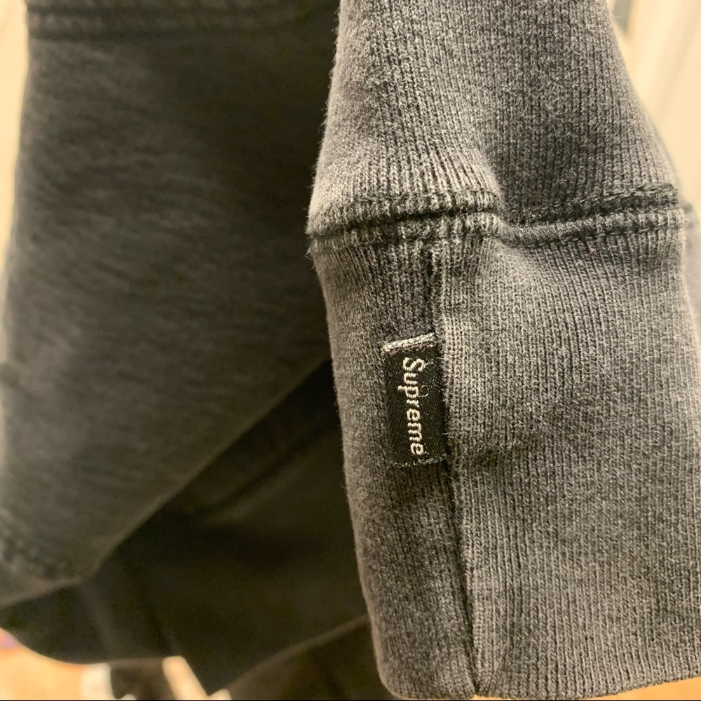 Black Supreme Hoodie w/ black box logo. F/W ‘13 - Picture 8 of 10